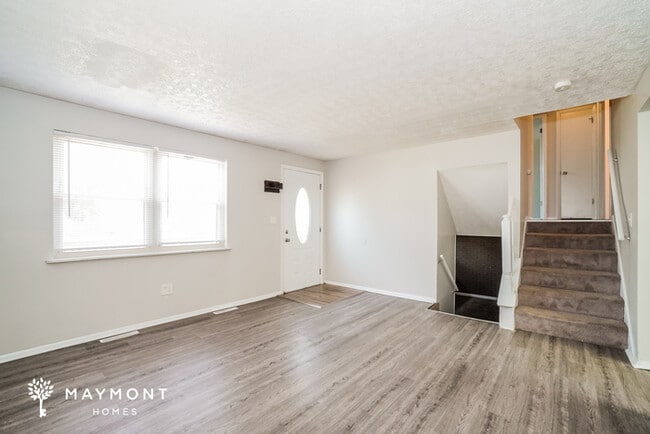 Building Photo - 5039 Albany Dr