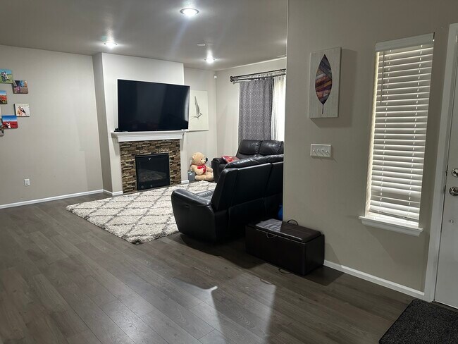 Foto del edificio - 3909 80th Ave NE
