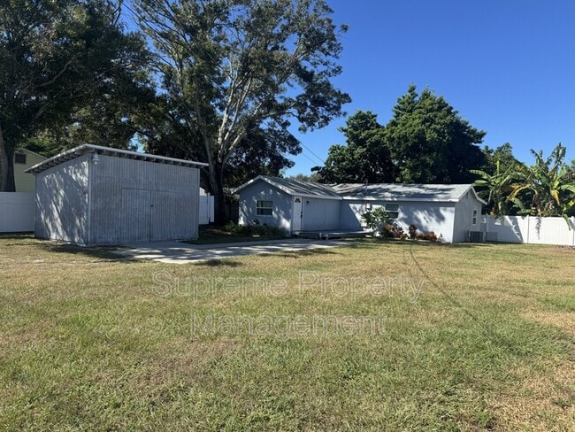 Foto del edificio - 4978 71st St N