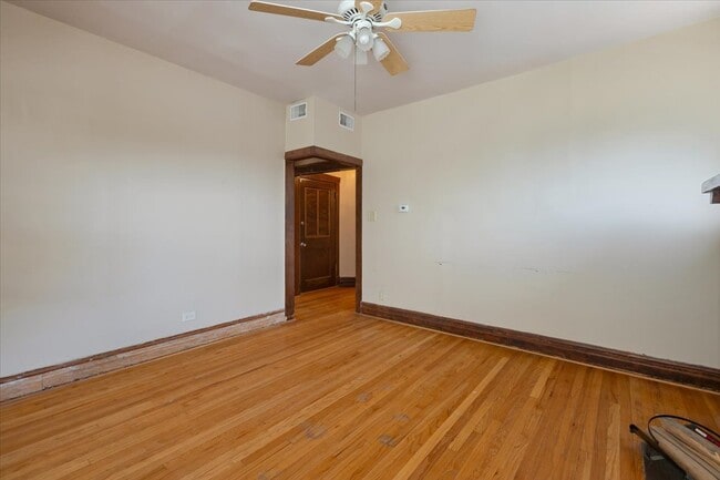 Building Photo - 1448 E 72nd Pl