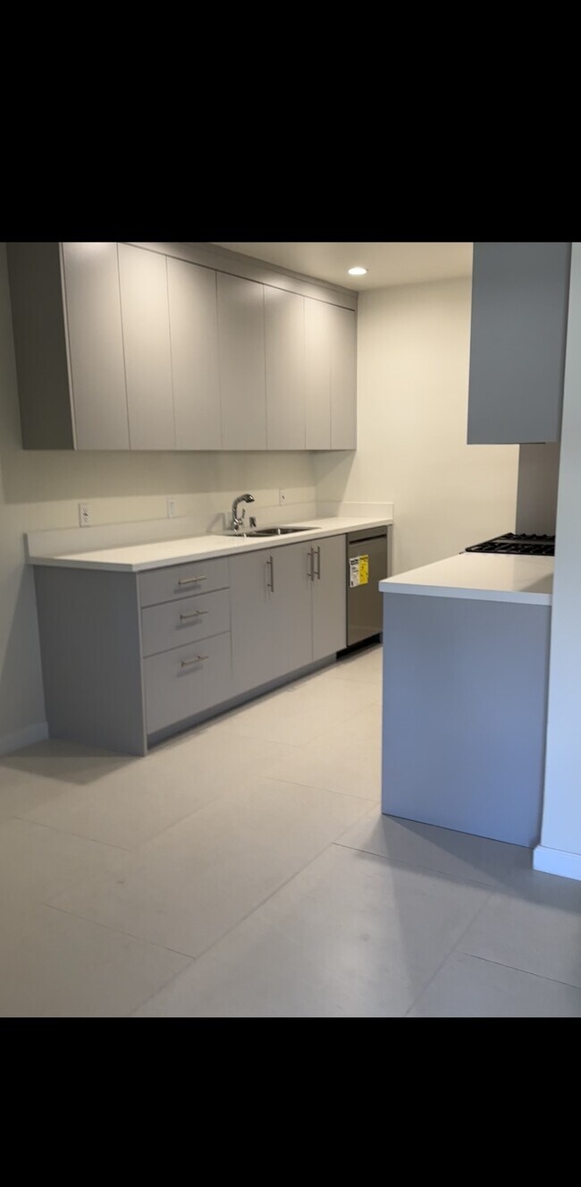 Foto del edificio - 12420 Archwood St