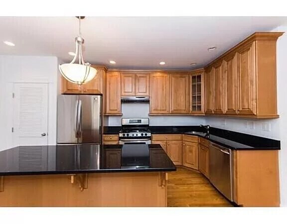 Foto del edificio - 103 Sewall Ave