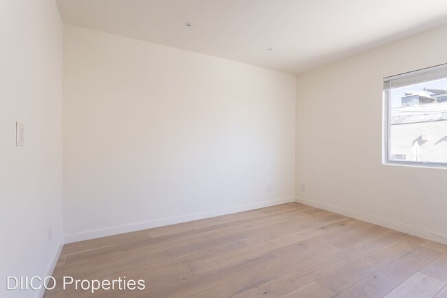 Building Photo - Studio, 1 bath Apartment - 1313 Ocean Fron...