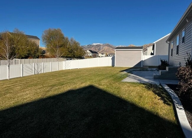 Building Photo - 575 Canyon Rim Rd