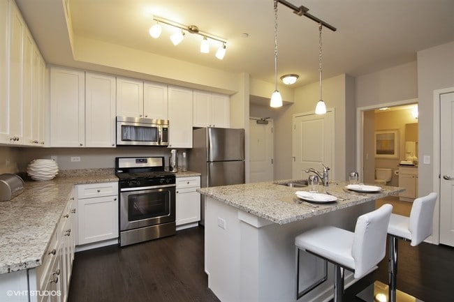 Foto del edificio - The Residences of Orland Park Crossing