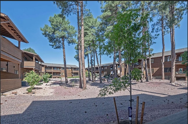 Building Photo - Bison Cove C8 ~ 2 bed / 2 bath