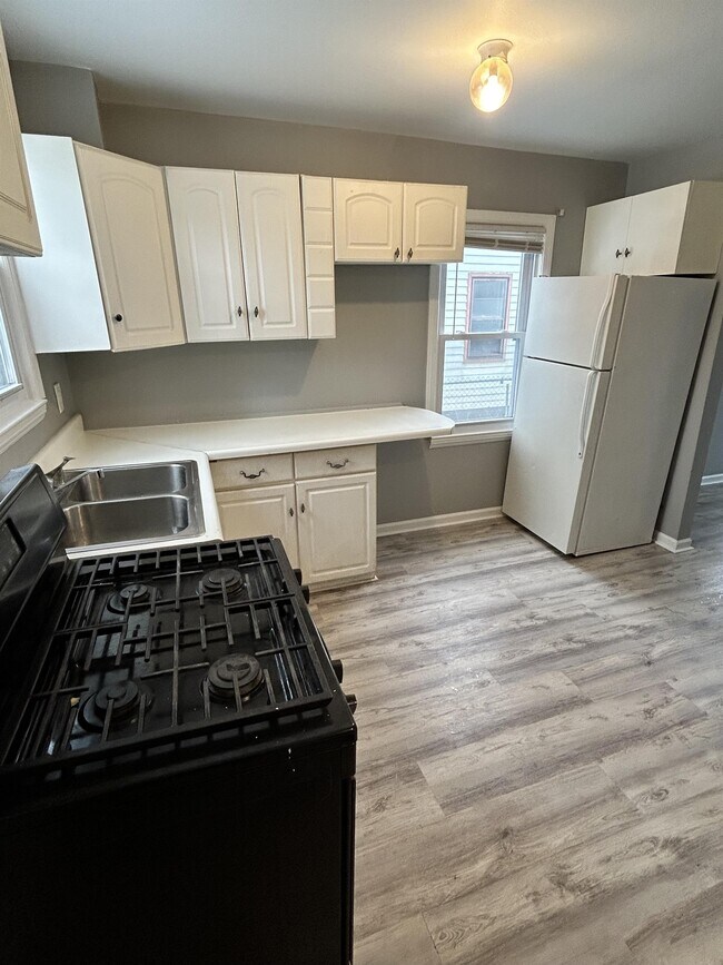 18973 Kingsville St, Harper Woods, MI 48225 House Rental in Harper