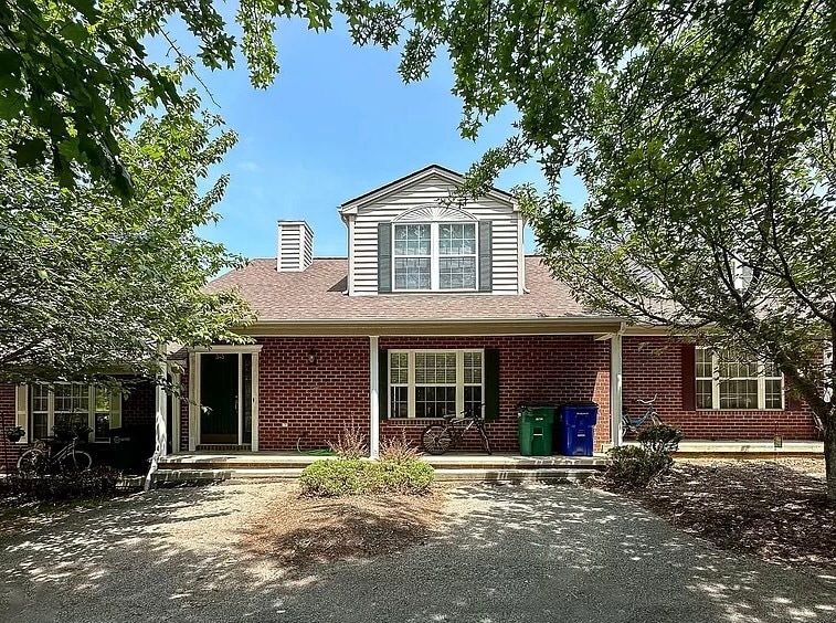 Foto principal - 345 Tall Oak Blvd NW