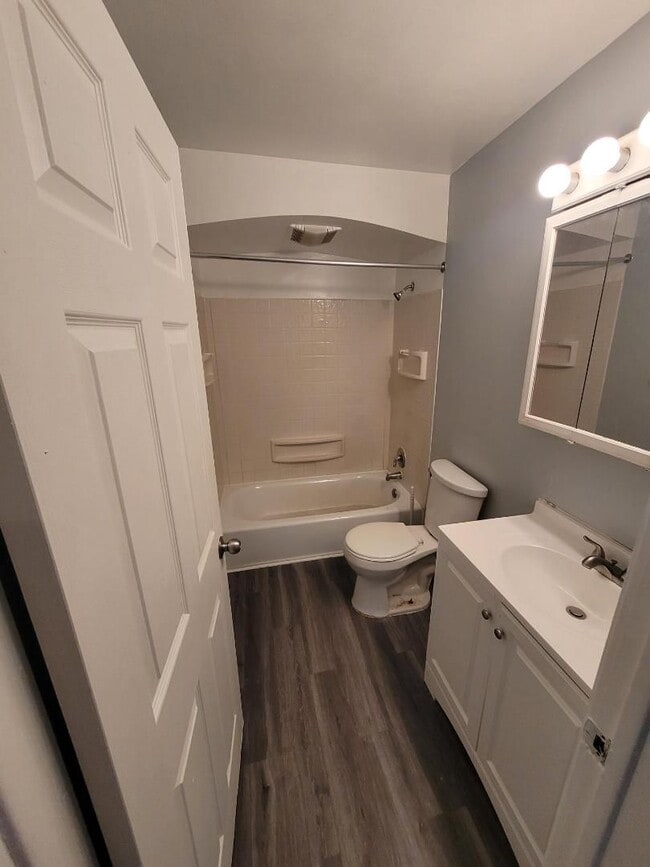 Building Photo - 3 Bedroom 1 Bath Home in Eastpointe