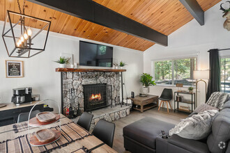 Building Photo - 32240 Fern Dr