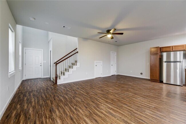 Building Photo - 906 Quartz Ct