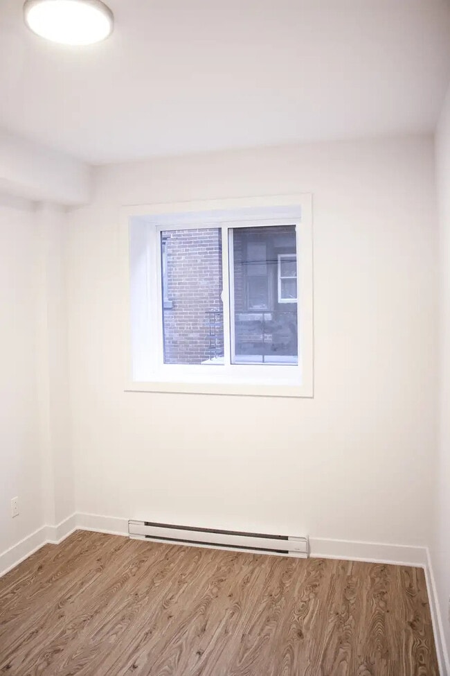 Photo du bâtiment - 4820 De La Côte-Sainte-Catherine