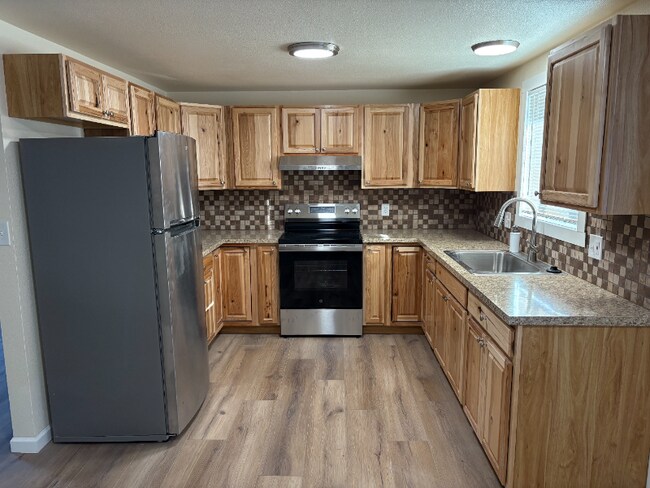 Building Photo - 1015 Roosevelt Ave