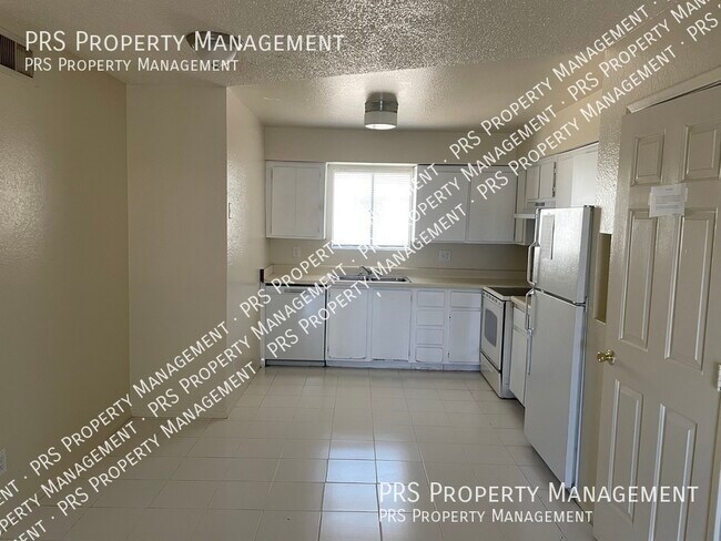 Foto del edificio - 465 W Ivyglen St