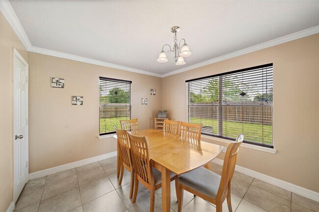 Foto del edificio - 6503 Holly Cove Ln