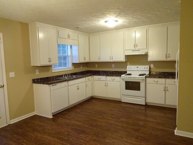 Building Photo - 133 Thorn Brook Road