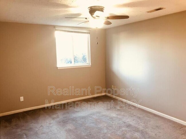 Building Photo - 10124 Carnation Ct