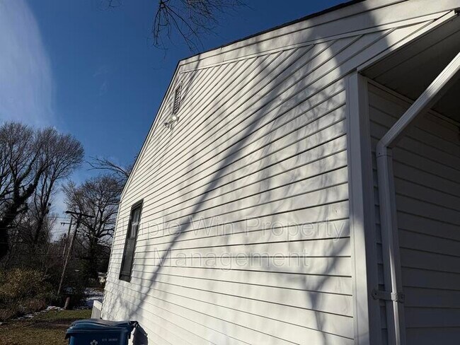 Building Photo - 6811 Brower Ct