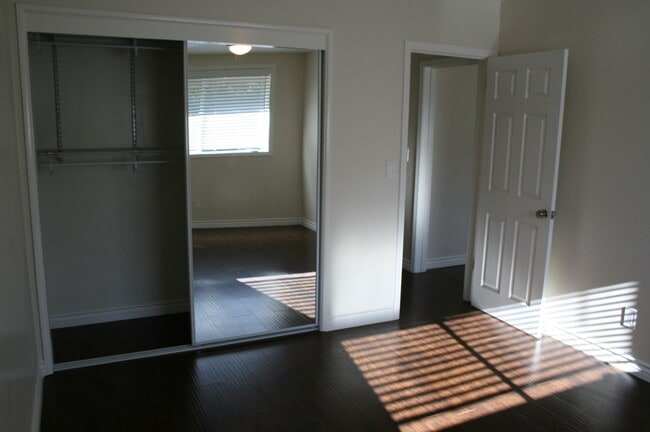 Foto del edificio - 3569 N E St