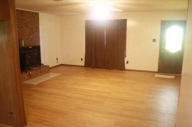Foto del edificio - 1310 Co Rd 3718