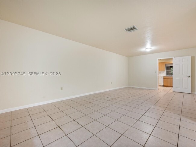 Foto del edificio - 7752 SW 106th St