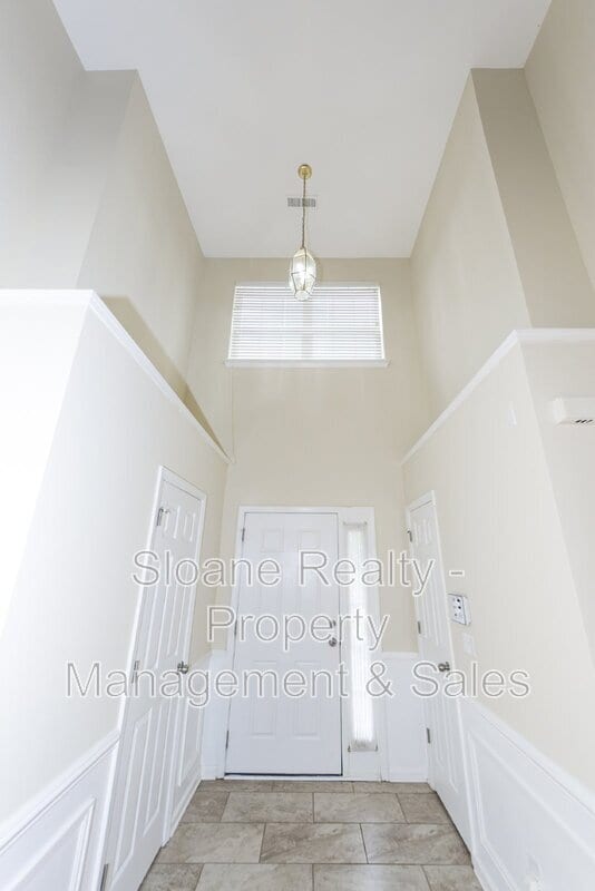 Building Photo - 2457 Scholar Ln