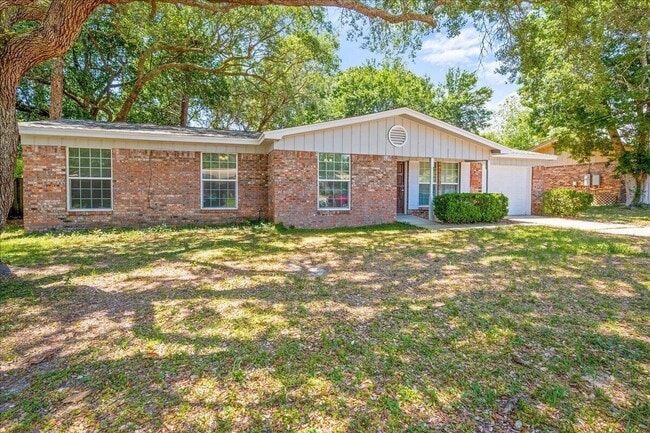 Building Photo - 107 Alan A Dale Dr