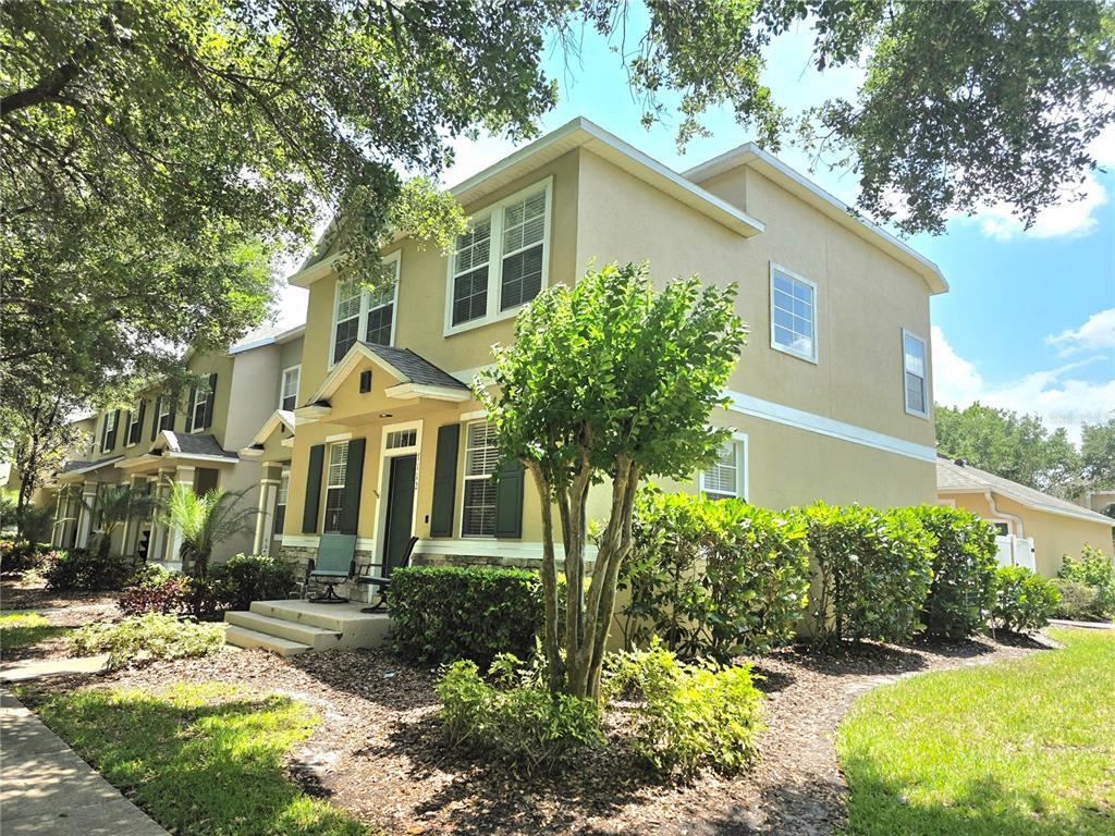 Foto principal - 7112 Five Oaks Dr