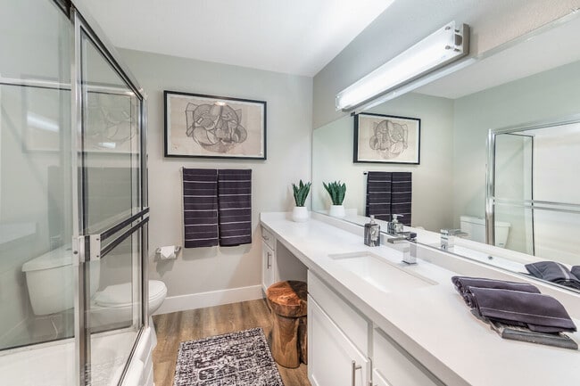 Building Photo - Plaza at Sherman Oaks