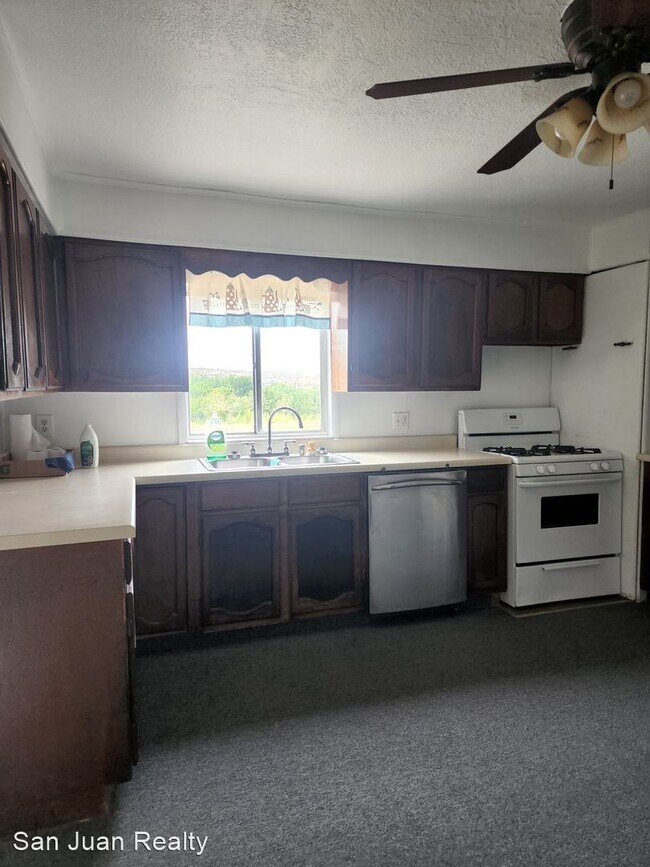 Building Photo - 3 br, 1 bath House - 5211 Bloomfield Hwy