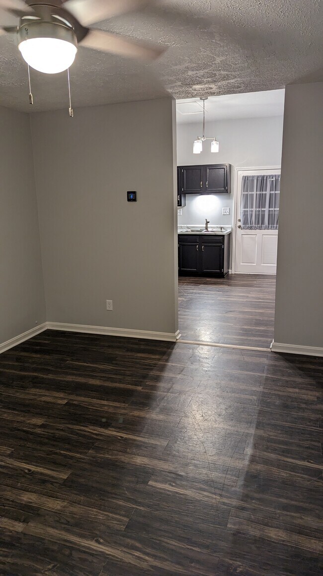 Vista desde la sala de estar - 929 N Randolph Ave