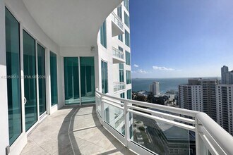 Building Photo - 900 Brickell Key Blvd