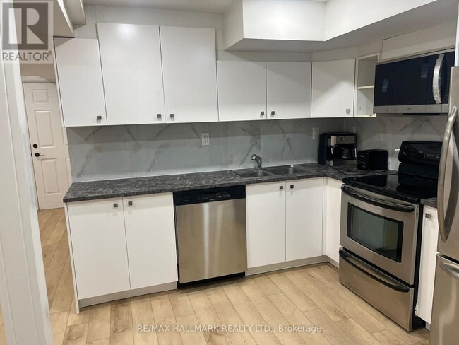 Building Photo - 30 Gatcombe Cir