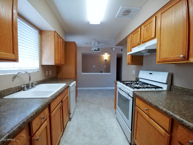 Building Photo - 14837 N 36th St