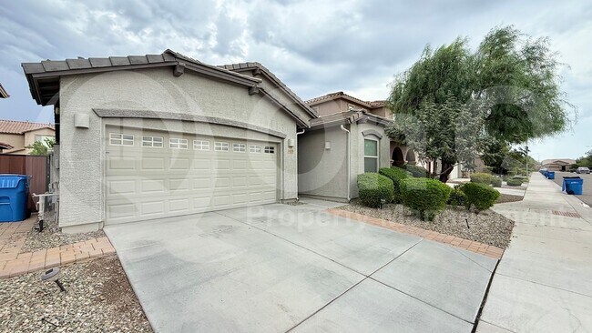 Foto del edificio - 5420 W Desert Hollow Dr