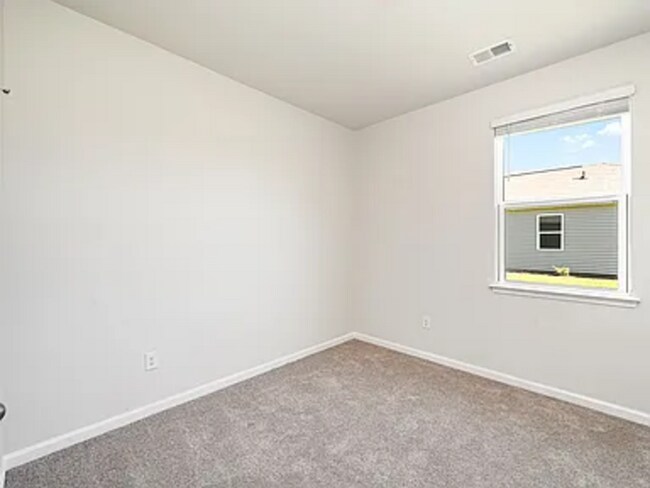 Foto del edificio - 328 Sandbach Rd