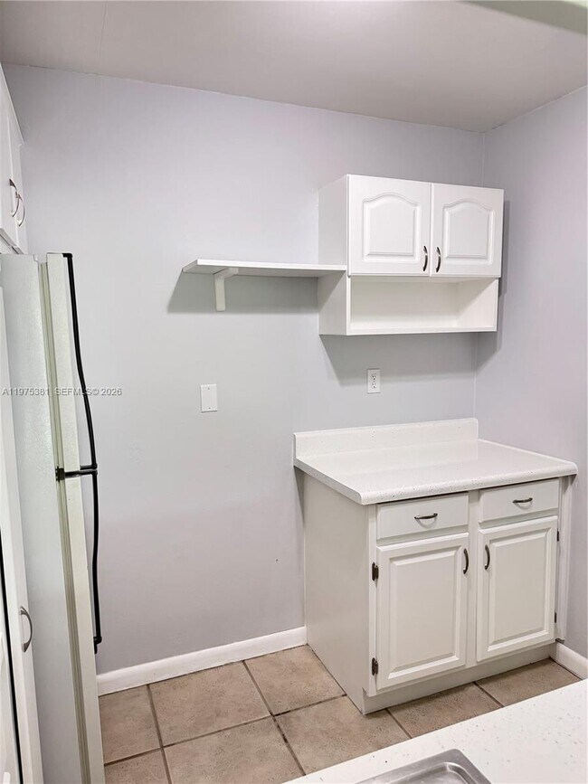 Foto del edificio - 7535 N Kendall Dr