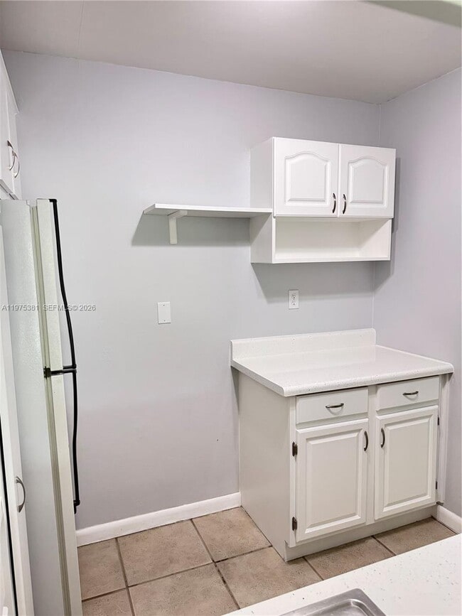 Building Photo - 9641 SW 77th Ave