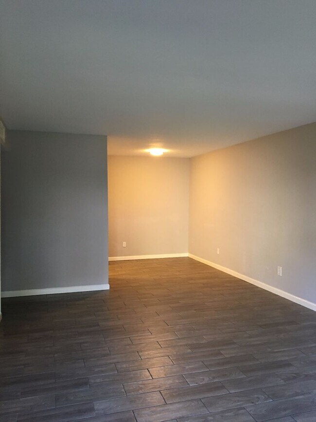 Foto del edificio - 2 BR 2 BA Condo - Downstairs