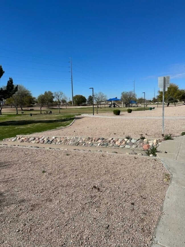 Foto del edificio - 373 N Nevada St