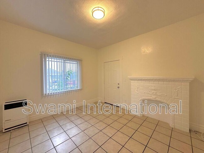 Foto del edificio - 932 W 62nd St