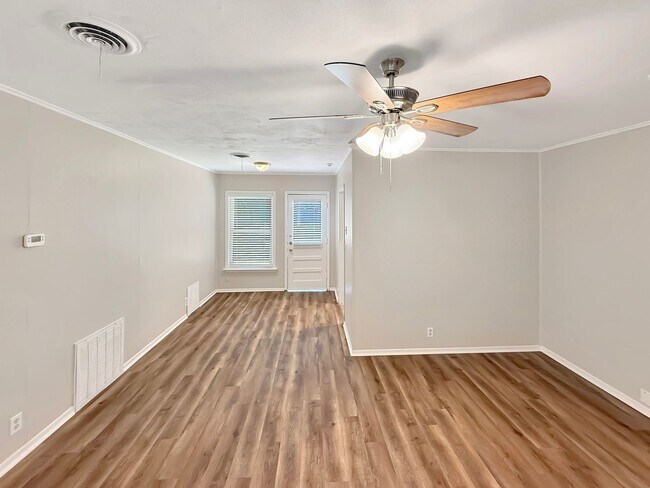 Foto del edificio - Move-In Ready Home with Brand New Interior Updates