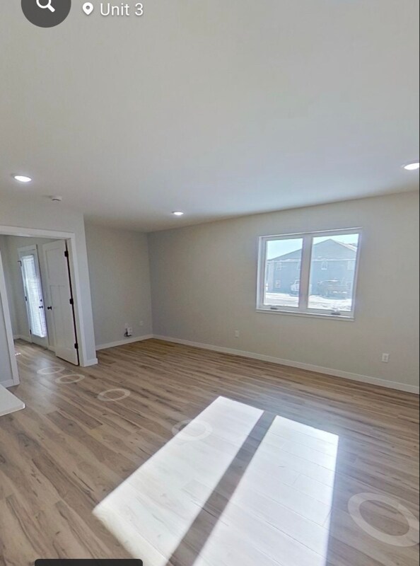 Foto del edificio - 104 8th Ave SW