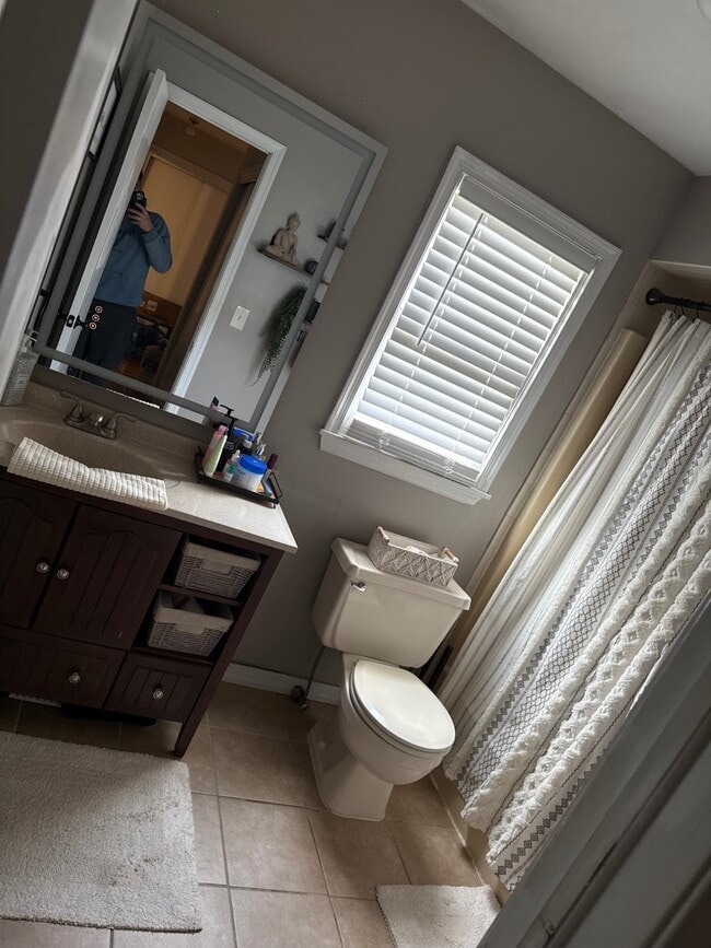 Building Photo - 35 Amaron Ln