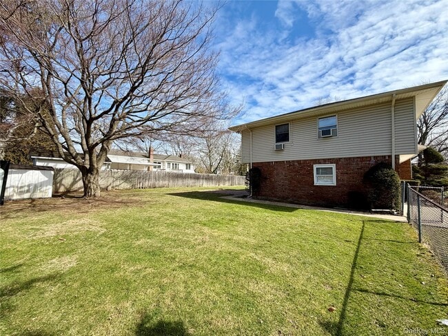 Building Photo - 14 Glendale Dr