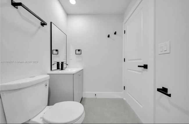 Building Photo - 513 Walter Gifford Ave S