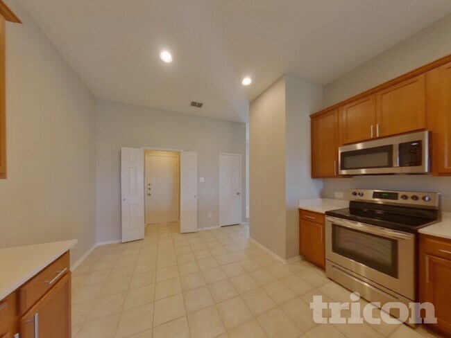 Building Photo - 1228 Artesia Dr