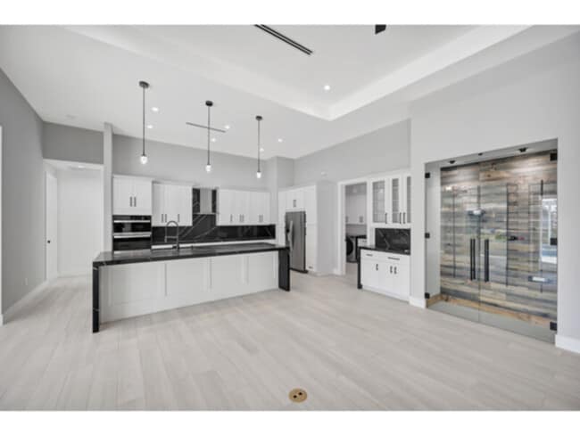 Building Photo - Upcoming Rental-Available October