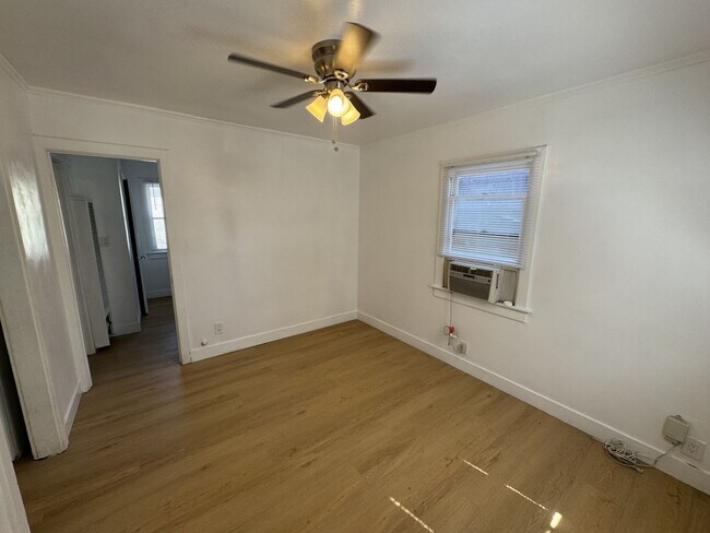 Foto del edificio - 2 bed 1 bath Back house Bungalow in Upland...