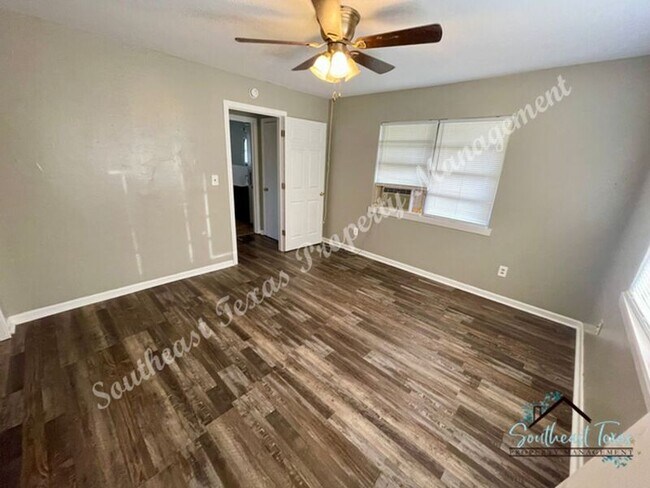 Building Photo - 3747 Charles